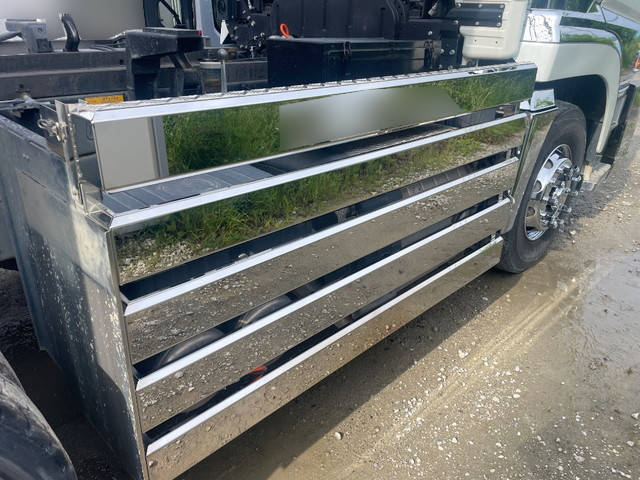 三菱ふそうスーパーグレートダンプ大型（10t）[写真17]