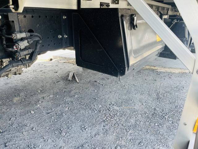 いすゞフォワードアルミウイング中型（4t）[写真15]