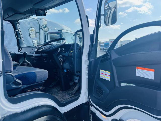 いすゞフォワードアルミウイング中型（4t）[写真23]