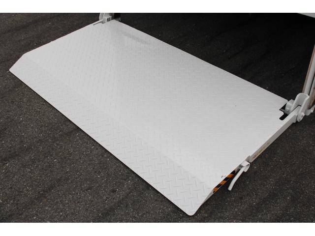 いすゞエルフ平ボディ小型（2t・3t）[写真14]