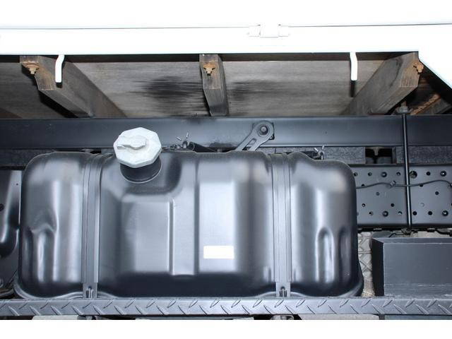 いすゞエルフ平ボディ小型（2t・3t）[写真21]