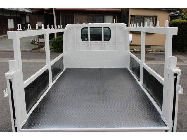 いすゞエルフ平ボディ小型（2t・3t）[写真09]