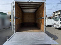 三菱ふそうキャンターパネルバン小型（2t・3t）[写真10]