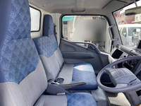 三菱ふそうキャンターパネルバン小型（2t・3t）[写真12]