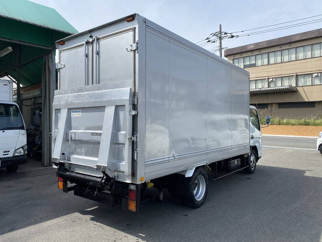 三菱ふそうキャンターパネルバン小型（2t・3t）[写真03]