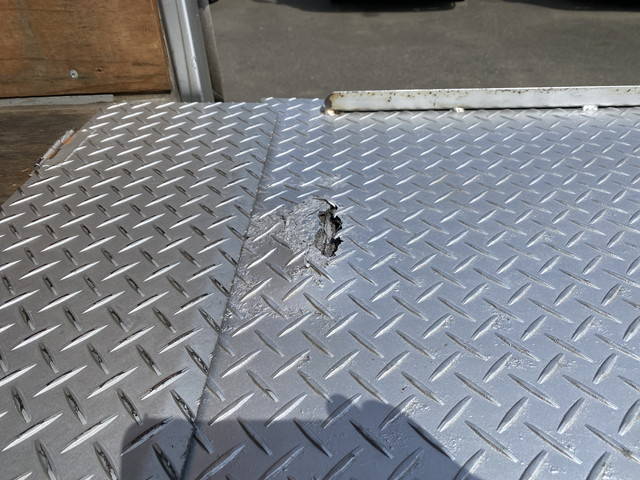 三菱ふそうキャンターパネルバン小型（2t・3t）[写真09]