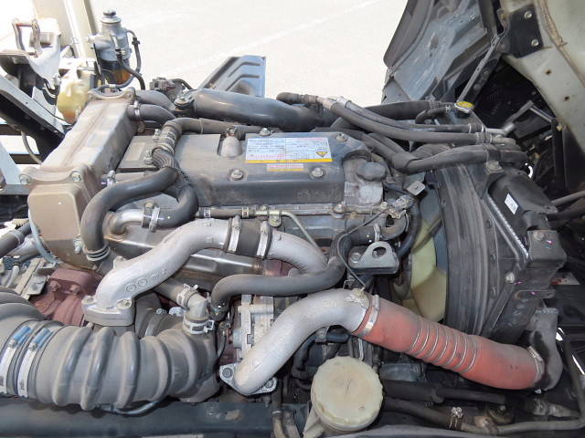 いすゞフォワードアルミウイング中型（4t）[写真21]