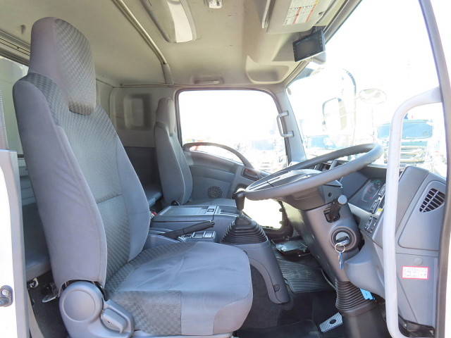 いすゞフォワードアルミウイング中型（4t）[写真23]