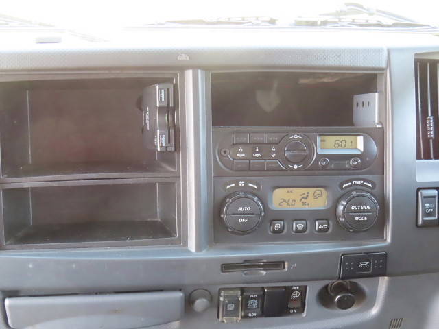 いすゞフォワードアルミウイング中型（4t）[写真27]