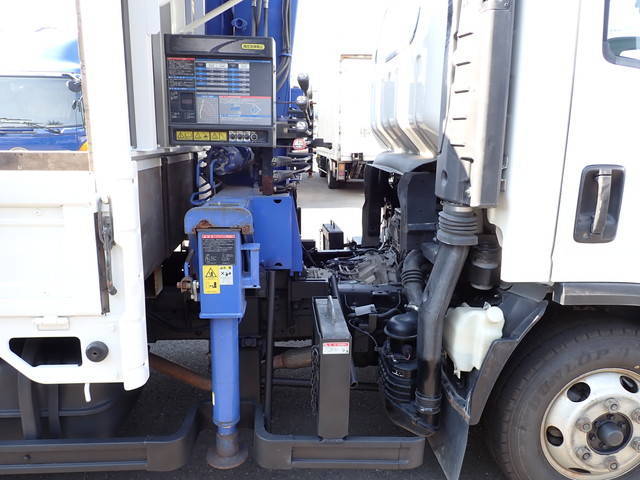 いすゞエルフクレーン3段小型（2t・3t）[写真10]