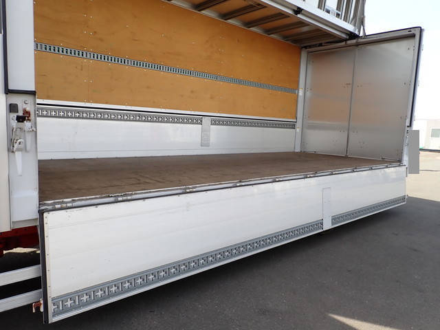 日野レンジャーアルミウイング中型（4t）[写真12]