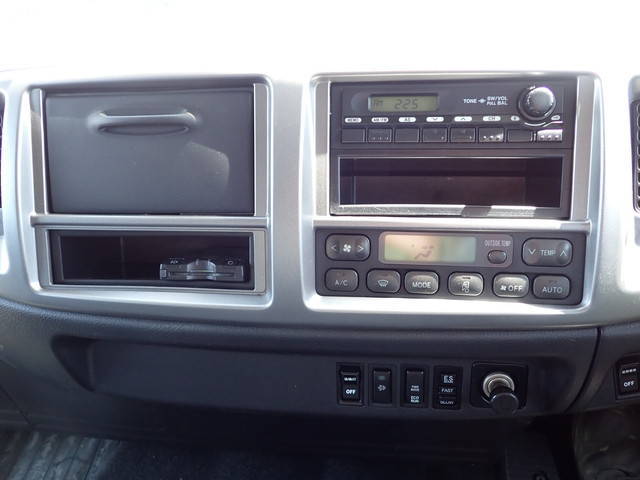 日野レンジャーアルミウイング中型（4t）[写真32]