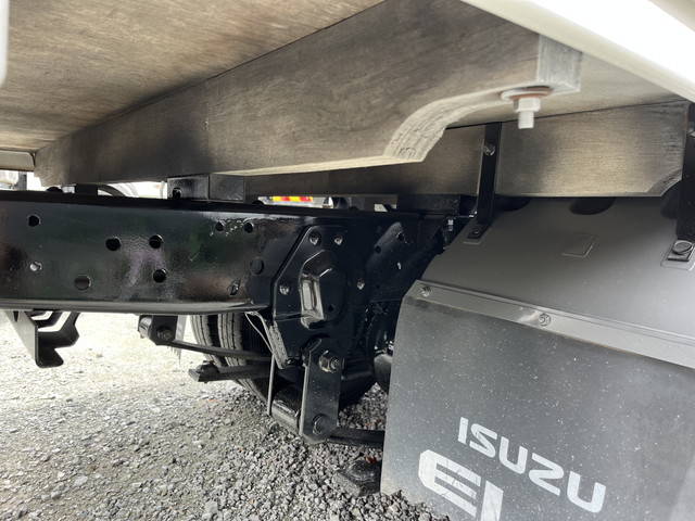 いすゞエルフ平ボディ小型（2t・3t）[写真18]