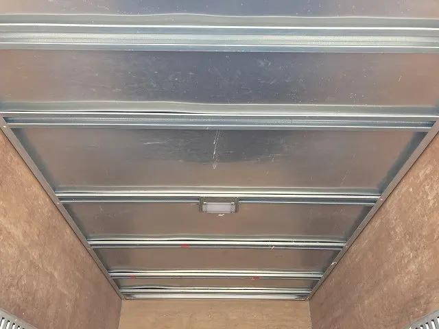 いすゞエルフパネルバン小型（2t・3t）[写真12]