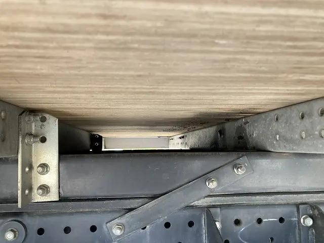 いすゞエルフパネルバン小型（2t・3t）[写真15]