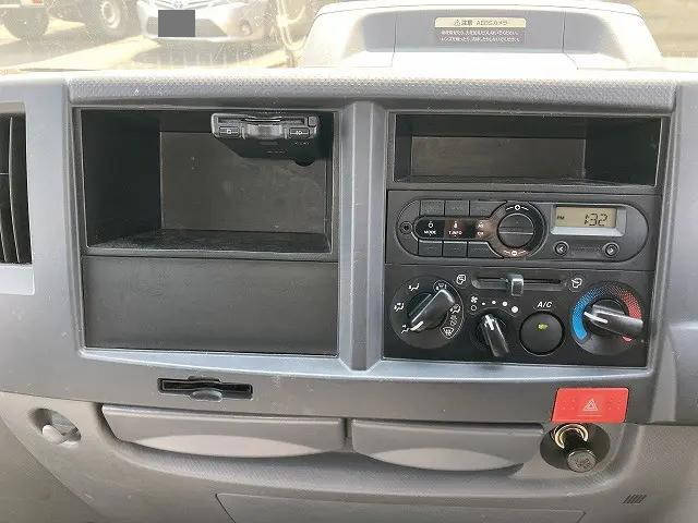 いすゞエルフパネルバン小型（2t・3t）[写真30]