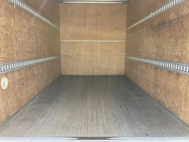 いすゞエルフパネルバン小型（2t・3t）[写真09]