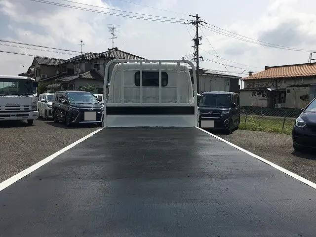 トヨタダイナ平ボディ小型（2t・3t）[写真13]