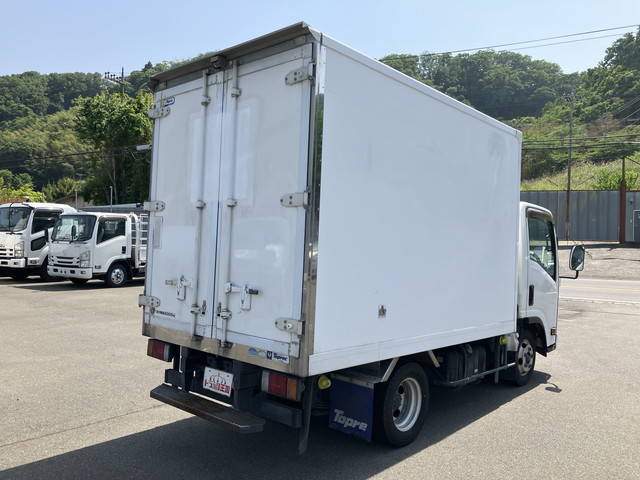 いすゞエルフ冷凍車（冷蔵車）小型（2t・3t）[写真02]