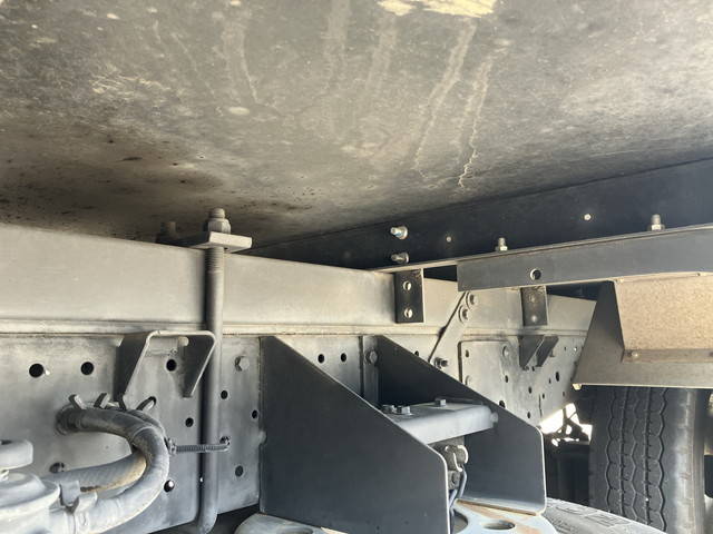 いすゞエルフ冷凍車（冷蔵車）小型（2t・3t）[写真20]