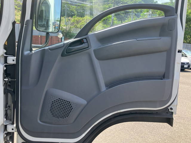 いすゞエルフ冷凍車（冷蔵車）小型（2t・3t）[写真28]