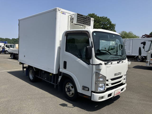 いすゞエルフ冷凍車（冷蔵車）小型（2t・3t）[写真03]