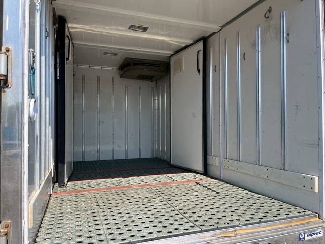 いすゞエルフ冷凍車（冷蔵車）小型（2t・3t）[写真14]