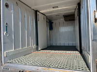 いすゞエルフ冷凍車（冷蔵車）小型（2t・3t）[写真16]