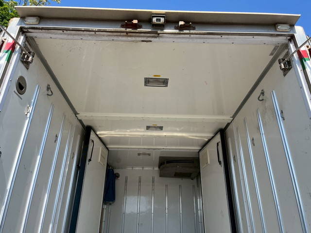 いすゞエルフ冷凍車（冷蔵車）小型（2t・3t）[写真16]