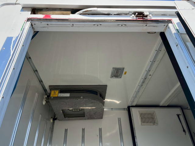 いすゞエルフ冷凍車（冷蔵車）小型（2t・3t）[写真20]