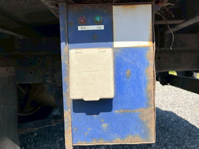 いすゞエルフ冷凍車（冷蔵車）小型（2t・3t）[写真22]