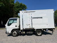 いすゞエルフ冷凍車（冷蔵車）小型（2t・3t）[写真05]