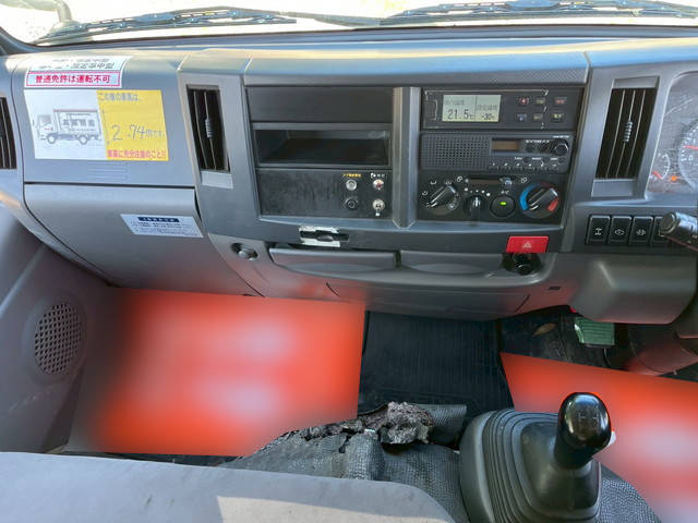 いすゞエルフ冷凍車（冷蔵車）小型（2t・3t）[写真09]