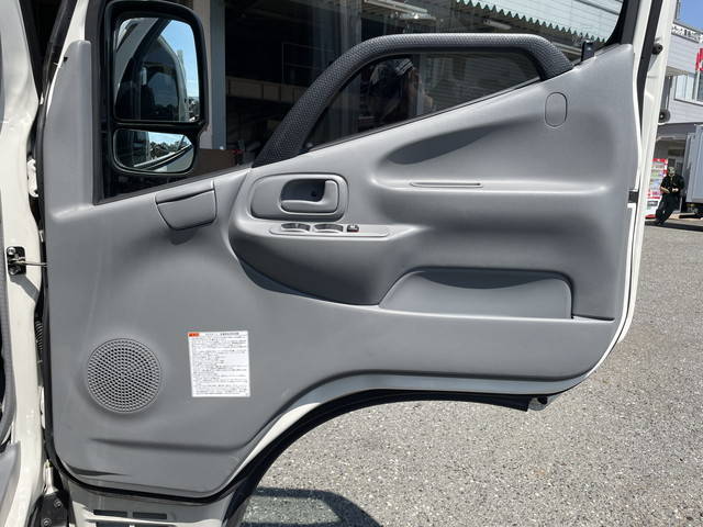 日野デュトロ平ボディ小型（2t・3t）[写真26]