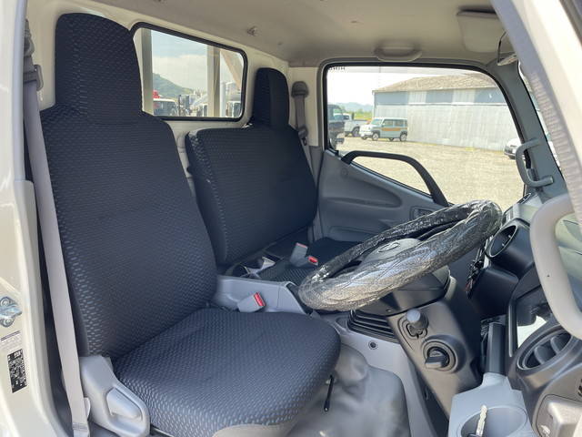 日野デュトロ平ボディ小型（2t・3t）[写真28]