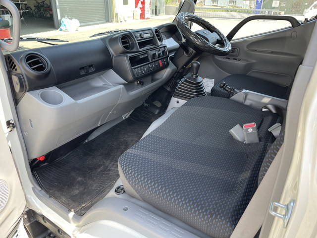 日野デュトロ平ボディ小型（2t・3t）[写真29]