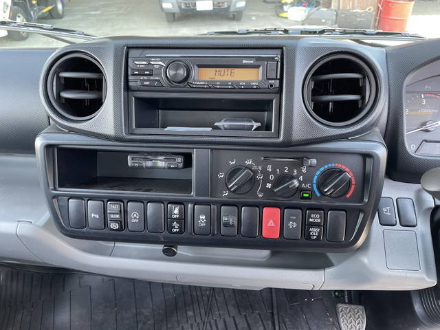 日野デュトロ平ボディ小型（2t・3t）[写真32]