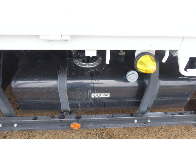 三菱ふそうキャンタークレーン4段小型（2t・3t）[写真15]