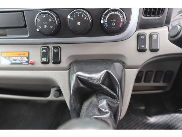 三菱ふそうキャンタークレーン4段小型（2t・3t）[写真34]