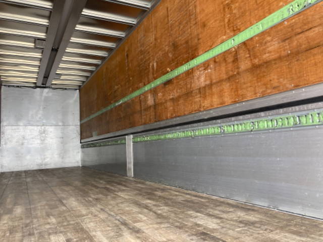 日野プロフィアアルミウイング大型（10t）[写真04]