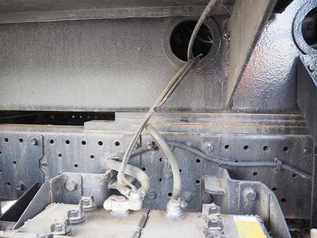 いすゞエルフ高所作業車小型（2t・3t）[写真16]