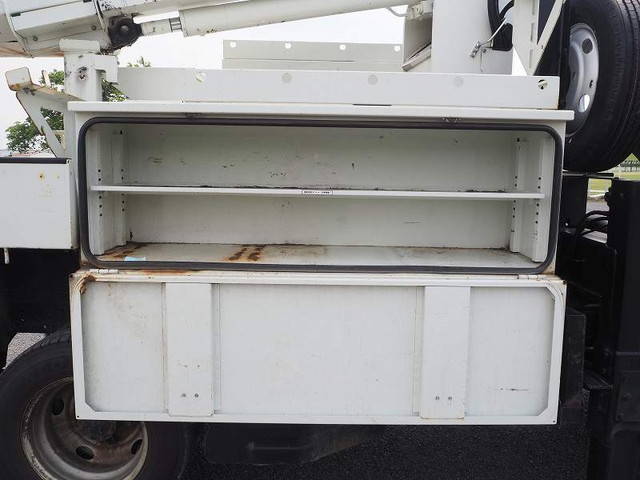 いすゞエルフ高所作業車小型（2t・3t）[写真17]