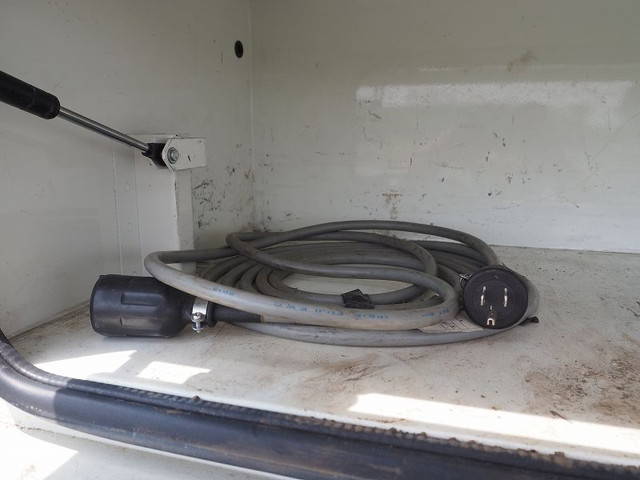 いすゞエルフ高所作業車小型（2t・3t）[写真28]