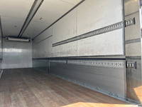 三菱ふそうスーパーグレート冷蔵冷凍ウイング大型（10t）[写真11]