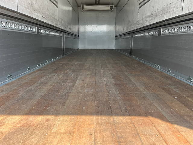 三菱ふそうスーパーグレート冷蔵冷凍ウイング大型（10t）[写真12]