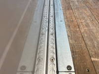 三菱ふそうスーパーグレート冷蔵冷凍ウイング大型（10t）[写真14]