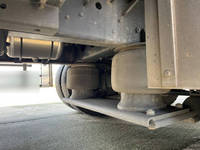 三菱ふそうスーパーグレート冷蔵冷凍ウイング大型（10t）[写真23]