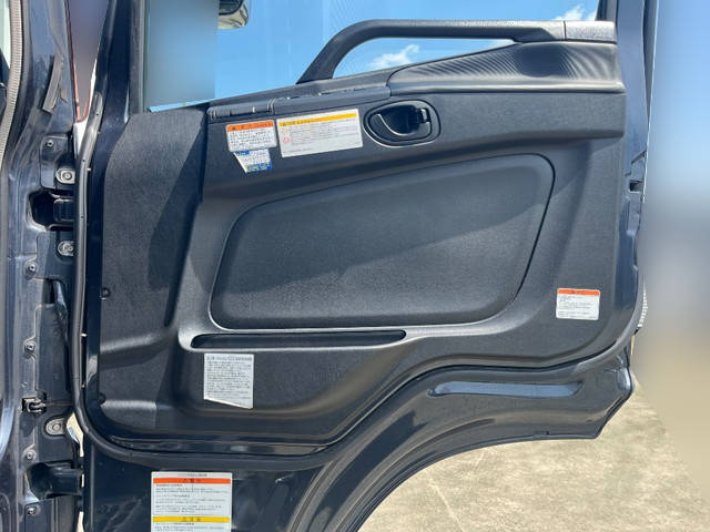 三菱ふそうスーパーグレート冷蔵冷凍ウイング大型（10t）[写真28]