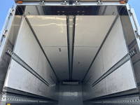 三菱ふそうスーパーグレート冷蔵冷凍ウイング大型（10t）[写真09]