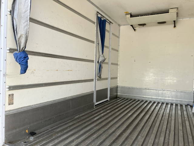 いすゞエルフ冷凍車（冷蔵車）小型（2t・3t）[写真13]